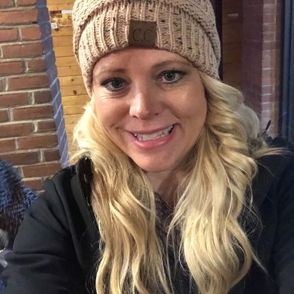 Meet your Posher, Heather - Picture 1 of 1